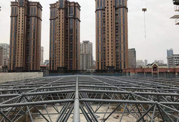 境外螺栓球网架结构